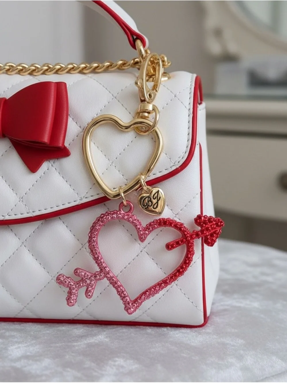 NIB Betsey Johnson heart shape bagcharm/ keychain. (Bag not included)